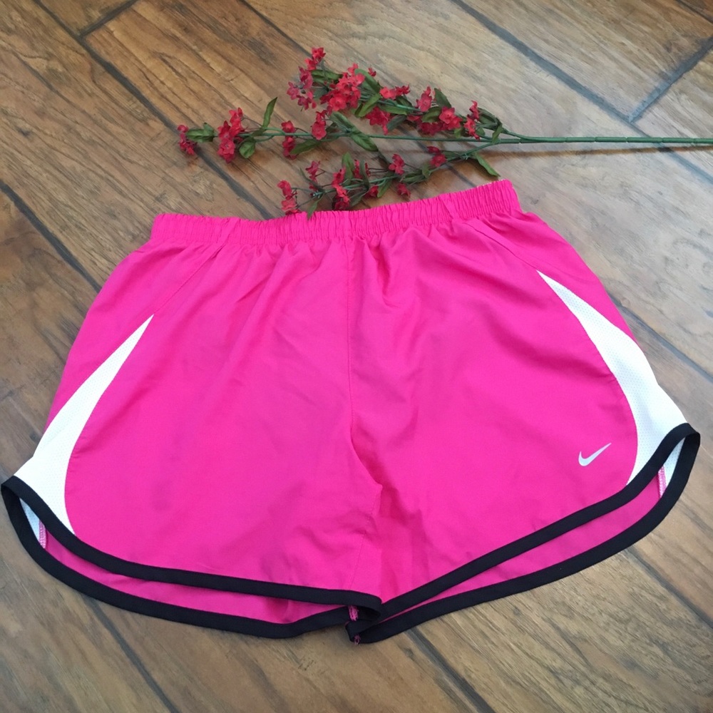 Girls Nike Running Shorts- Pink💕